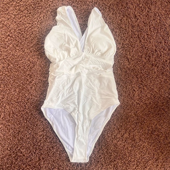 Hilinker Women's White Halter One Piece Swimsuit Size Medium Tummy‎ Control NWOT - Picture 1 of 8